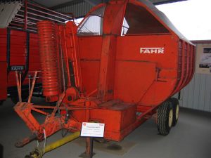 404-Häckselwagen-HW35